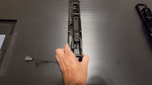 Samsung QN90A Mini LED 2021 TV Slim Profile Wall Mounting and Hiding Cables смотреть онлайн