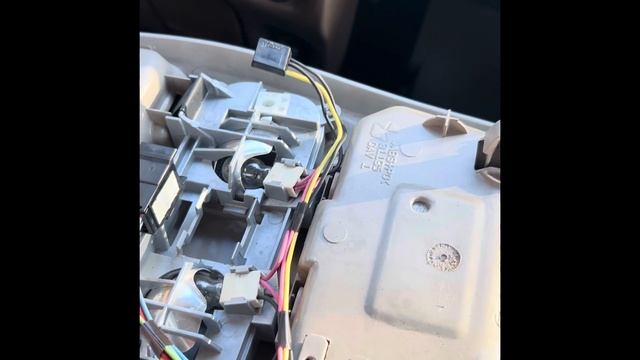 2nd Gen Dodge Headlight switch, Map light fix and Door switch Replacement. смотреть онлайн