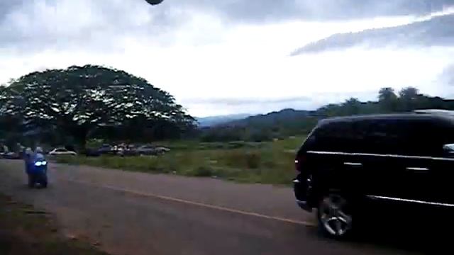 cheroke srt8 vs moto deportiva.MP4 смотреть онлайн