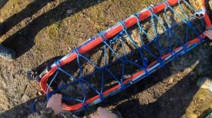 Вязка носилок из подручных средств. Элементы спасработ