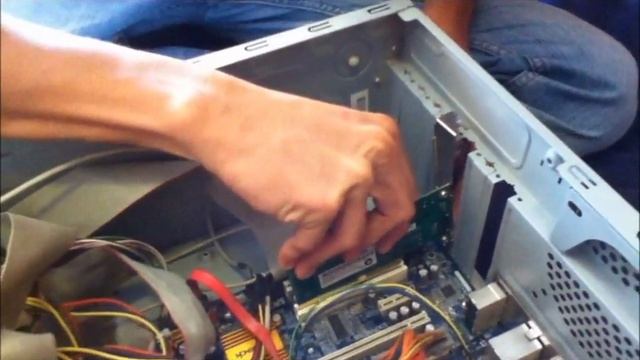 Instalación de una tarjeta de red PCI alámbrica. смотреть онлайн