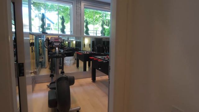 2312 N. Janssen Avenue Chicago, IL 60614 смотреть онлайн