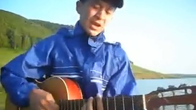 Песня под гитару- Она одна смотреть онлайн