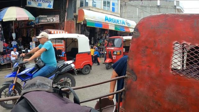 Crossing the Mexican/Guatemalan Border Solo By Local Transport (Actually Crazy) 🇬🇹 смотреть онлайн