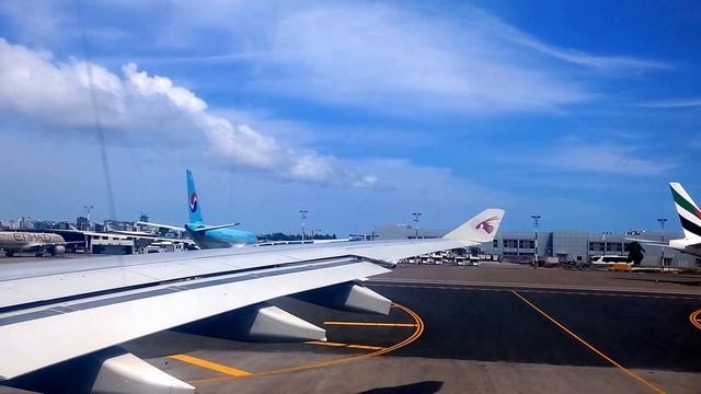 Мальдивы, Мале (Male) Взлет самолета смотреть онлайн