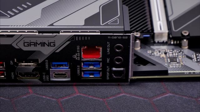 Projekt "Komputer Rooshkena 3.0" - rzut oka na podzespoły i płytę główną Gigabyte Z790 Gaming X AX смотреть онлайн