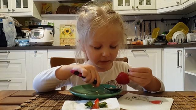Блинчик и клубника смотреть онлайн