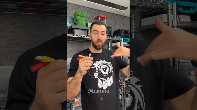 Se você ver um PARAFUSO desses chame a polícia imediatamente! смотреть онлайн