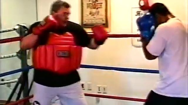 Бокс. Атака в корпус. Энциклопедия бокса Джона Брауна. Блок, уклон с контратакой, Углы и повороты. смотреть онлайн