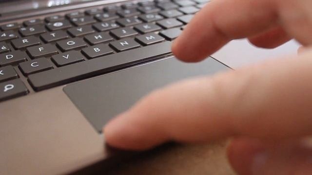 Asus EeePAD Transformer TF101 : Materiel et connectique смотреть онлайн