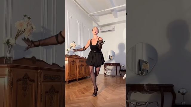 Она мечтала танцевать в мюзикле… Давно хотела снять этот тренд😍