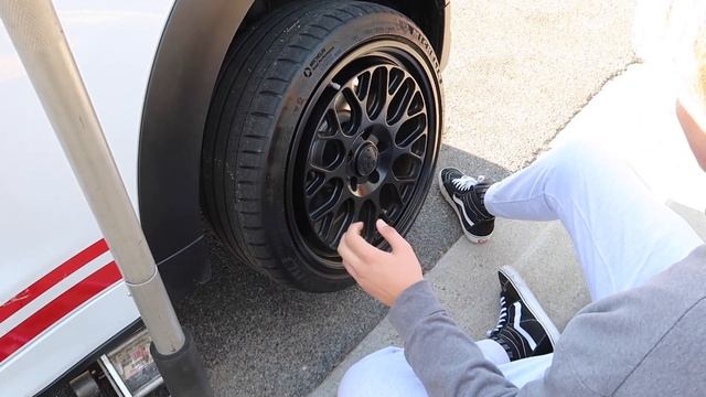 Modifying Zac's Paceman R61! Automatic Shift Boot Delete! смотреть онлайн