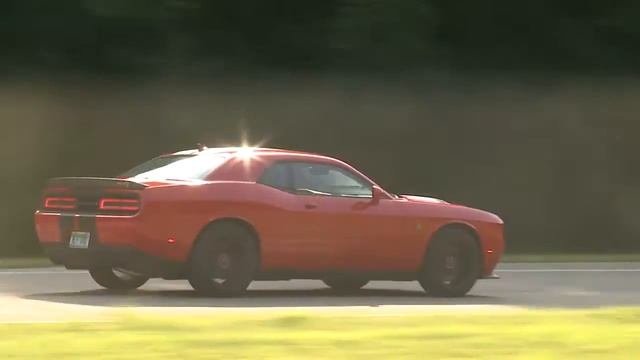 2017 Dodge Challenger SRT Hellcat Driving Video | AutoMotoTV смотреть онлайн