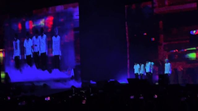 4K TXT in LA- Tinnitus and Devil by the Window смотреть онлайн