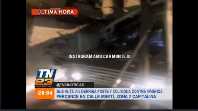 Bus ruta 203 derriba poste y colisiona contra vivienda смотреть онлайн