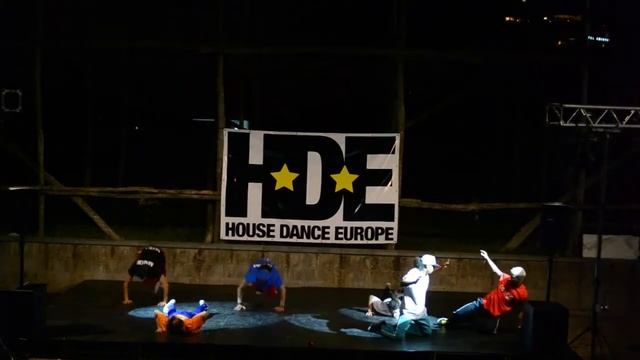 OSMOS TEAM | HDE 2013 | Art Through Hip Hop смотреть онлайн