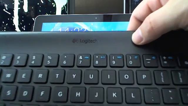 A Look at the Logitech Keyboard for Android 3.0+ Devices смотреть онлайн