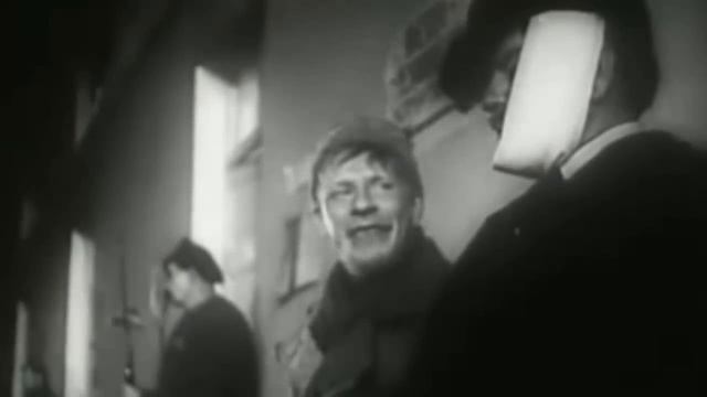 Ленин прикалывается над рабочим смотреть онлайн