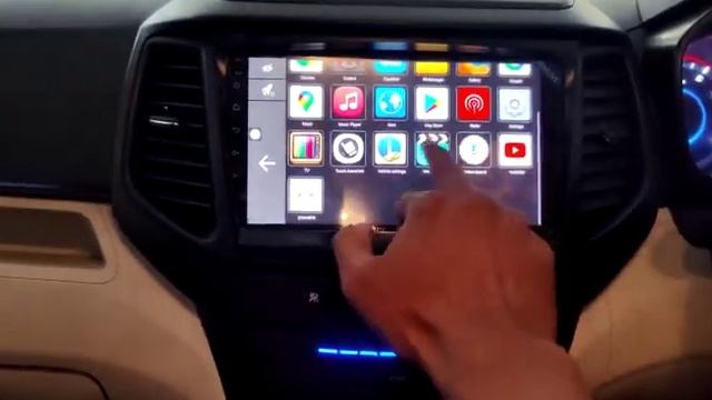 Woodman Xuv300 Android stereo with OEM functions Working смотреть онлайн