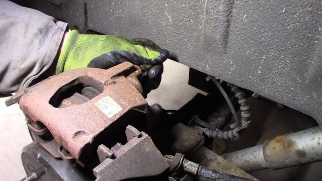 2002 Chrysler Town and Country Low/Soft brake pedal смотреть онлайн