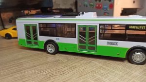 Троллейбус (Свет+Звук) Shantou gepai plastic. Наша Игрушка. 1-43. 2019