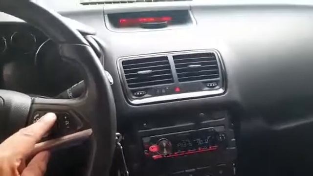 Sostituzione radio della meriva con comandi al volante смотреть онлайн