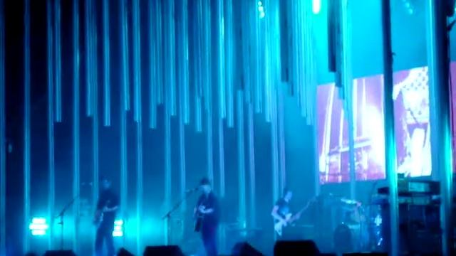 Radiohead - Paranoid Android Live смотреть онлайн