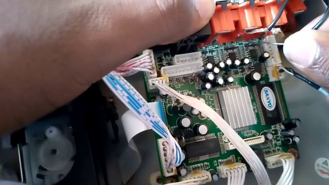 Tengeneza deki ya cd ambayo aitoi sauti @ fundi dvd смотреть онлайн