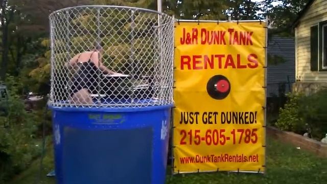 Sissy gets dunked смотреть онлайн