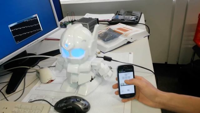 Humanoid robot controlled with Android App based on TML Messaging Suite смотреть онлайн