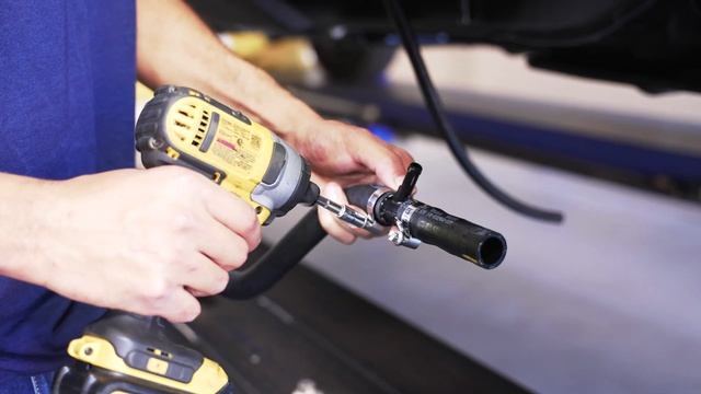 How to install a Transfer Flow Auxiliary Fuel Tank & Tool Box Combo смотреть онлайн