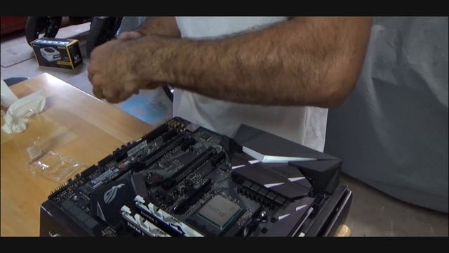 Ryzen 2700X VEGA 56Crossfire full Build and Benchmarks! смотреть онлайн