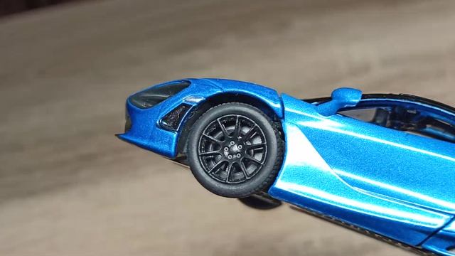 Mclaren 720S'2017 Coupe. Модель1-36 от Kinsmart