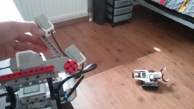 Mindstorms | CONTROL EV3 TRACK3R WITH JOYSTICK смотреть онлайн