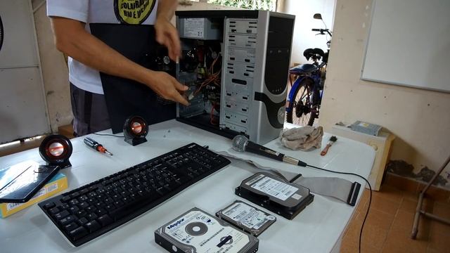 O Linux funciona em PCs antigos? - Vídeo 04 смотреть онлайн