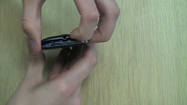 Huawei Sonic 8650 取扱い方法―バッテリーカバーを取り外す смотреть онлайн