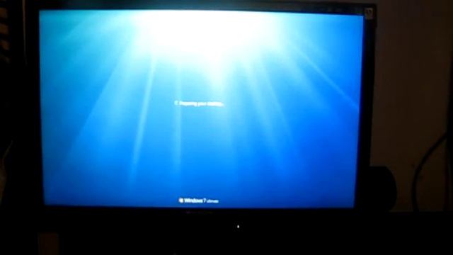 D Installing windows 7 with a flash drive onto a SSD drive pt. 2 ocLIT смотреть онлайн