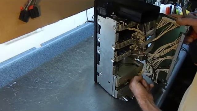Cadillac Allante Tower and CD Repair - Car Stereo HELP смотреть онлайн