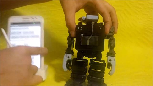 Android controlled i-SOBOT (Arduino Bluetooth-to-IR Bridge) смотреть онлайн