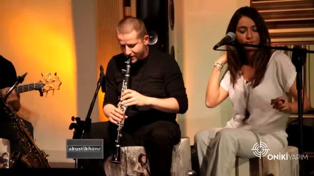 Öykü Gürman Yalan Gözlerin #akustikhane #sesiniac смотреть онлайн