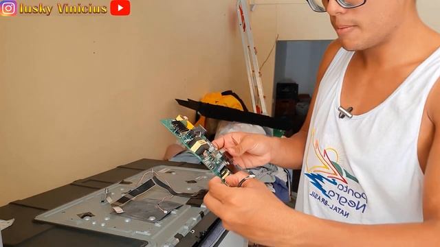 TROCAR PLACA PRINCIPAL DA TV LED PHILCO (FÁCIL, FAÇA EM CASA) смотреть онлайн