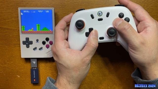 Anbernic RG35XX 2024 2.4GHzワイヤレスコントローラーテストで問題あり お安いゲームボーイ型中華ゲーム機 アンバーニックのプレリリース #anbernic #handhel смотреть онлайн