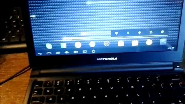 Motorola Lapdock + Android TV smart stick = strange breed of laptop. смотреть онлайн