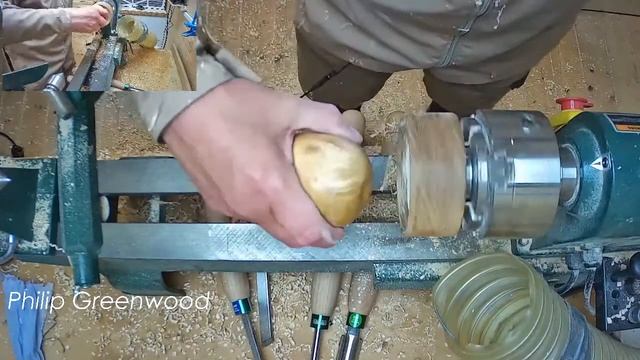 Woodturning - Apples and Pears in wood смотреть онлайн