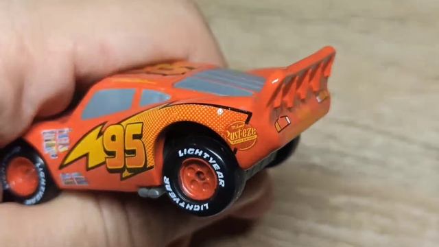 Mack+Lightning Mcqueen. Takara Tomy. Tomica. 2010. Cars. Тачки. Мак. Молния Маккуин