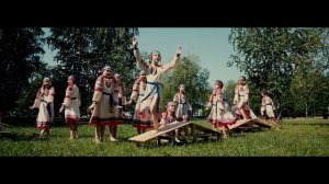 На горе мак