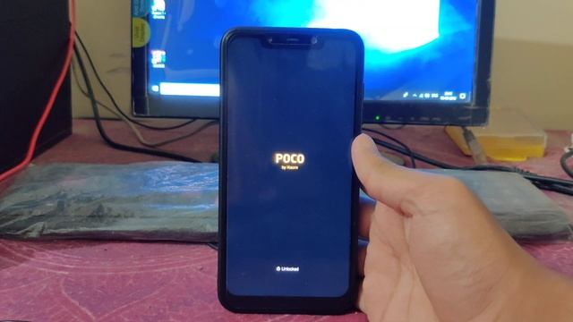 Install Pixel 2 Android Q GSI on Poco F1 смотреть онлайн