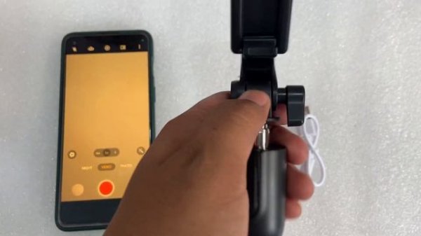 How to use Selfie stick R1S with tripod and bluetooth remote control