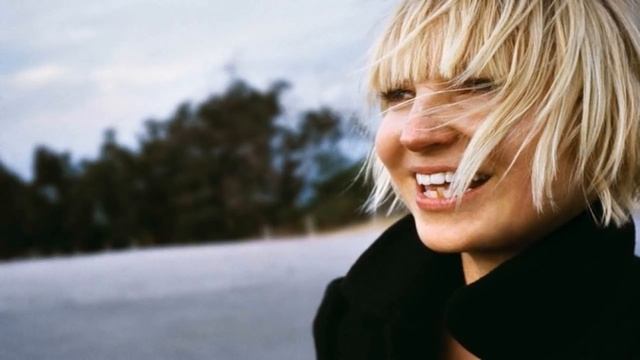 Sia - Paranoid Android (Radiohead cover) смотреть онлайн