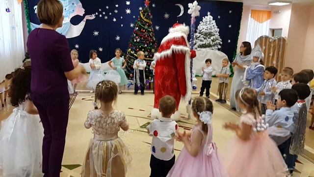 Утренник в детском садике 25.12.2017(11) смотреть онлайн
